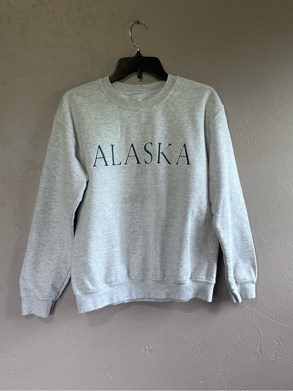 Sunkissed Coconut 100% Cotton Alaska Sweatshirt Women’s Small Gray Crewneck